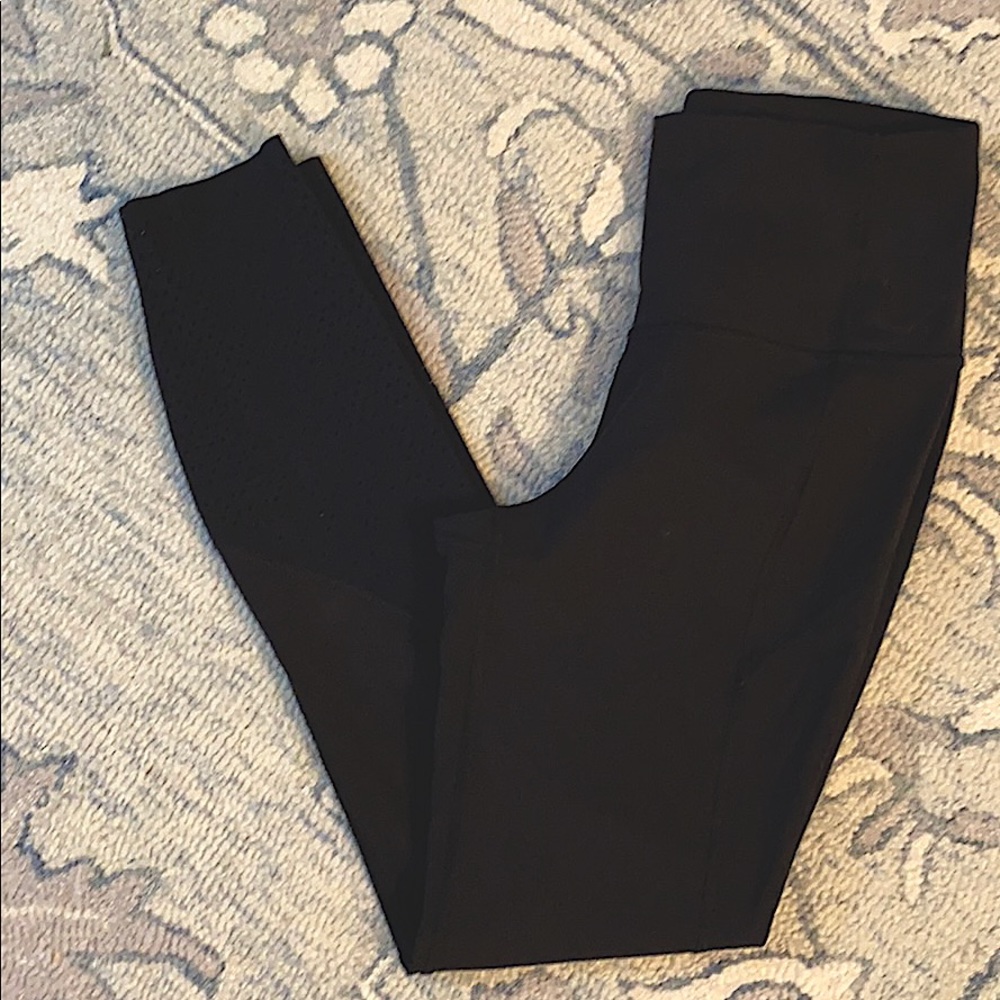 High waisted black leggings